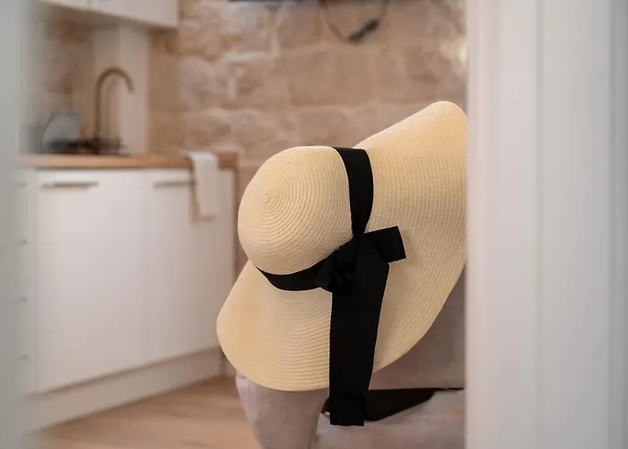 Iv Апартаменты *