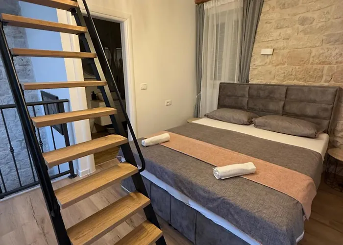 Iv Apartament *
